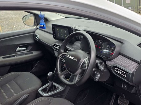 Dacia Sandero 1.0 TCe Expression Hatchback 5dr Petrol CVT Euro 6 (s/s) (90 ps) 15
