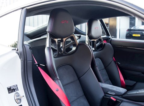 Porsche Cayman GT4 20