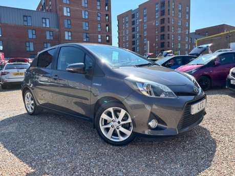 Toyota Yaris T SPIRIT HYBRID.. AUTOMATIC.. 13 SERVICES..1 PREVIOUS KEEPER.. £20 R/TAX