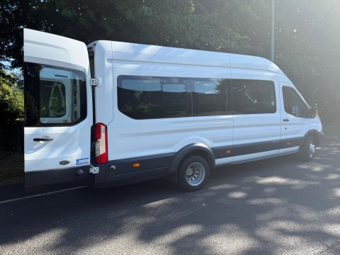 Ford Transit 2.2 TDCi 460 HDT L4 H3 4dr (18 seats) 7