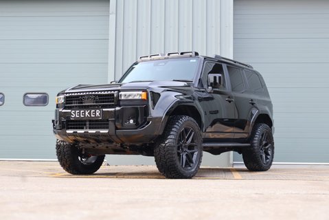 Toyota Land Cruiser 2026 COMMERCIAL 2 inch  lift 22  wheels roof light Seeker styled Rear seats 1