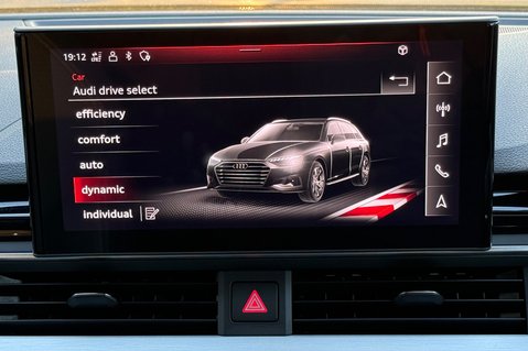 Audi A4 AVANT TDI S LINE MHEV - REVERSE CAMERA - 8 AUDI MAIN DEALER SERVICES 43