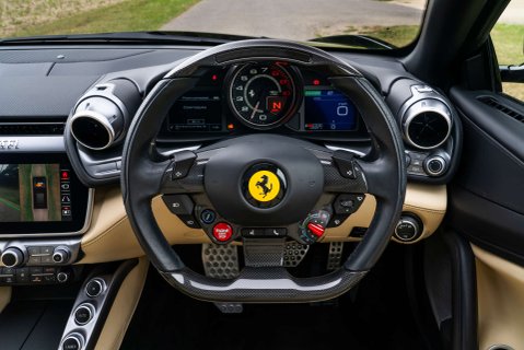 Ferrari GTC4 Lusso T 13