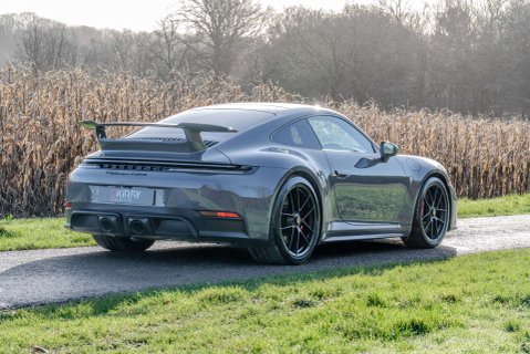 Porsche 911 Carrera 4 GTS HEV 5