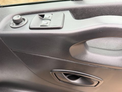 Renault Trafic 2.0 dCi ENERGY 30 Business Panel Van 5dr Diesel Manual LWB High Roof Euro 6 28