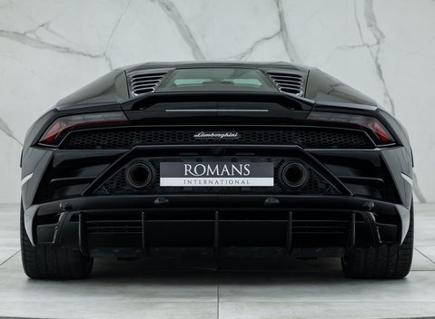 Lamborghini Huracan LP640-4 EVO 5