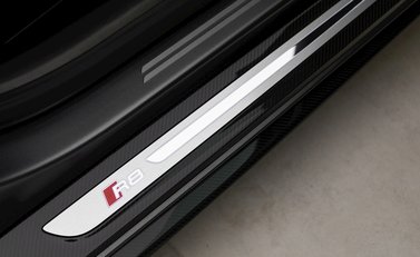 Audi R8 V10 Performance Carbon Black 13