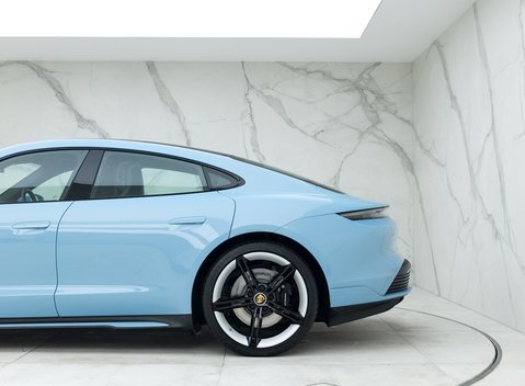 Porsche Taycan 4S 29