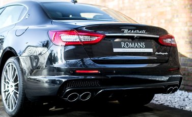 Maserati Quattroporte DV6 25