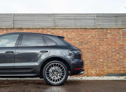 Porsche Macan Turbo 28
