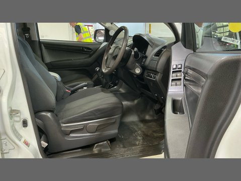 Isuzu D-Max Utility | 1.9 LT | Double Cab | Tow Bar | Air Con | EURO 6 | NO VAT 9