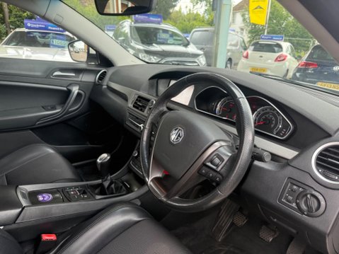 MG MG6 1.9 DTi Tech TS Euro 5 (s/s) 5dr 11
