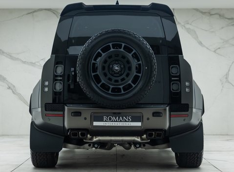 Land Rover Defender 110 OCTA EDITION ONE 8