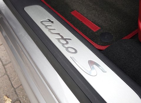 Porsche Panamera Turbo S 27