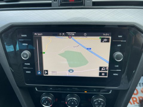 Volkswagen Passat 2.0 TDI EVO SEL DSG Euro 6 (s/s) 5dr 27