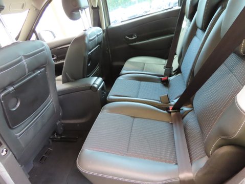 Renault Scenic DYNAMIQUE TOMTOM VVT 7