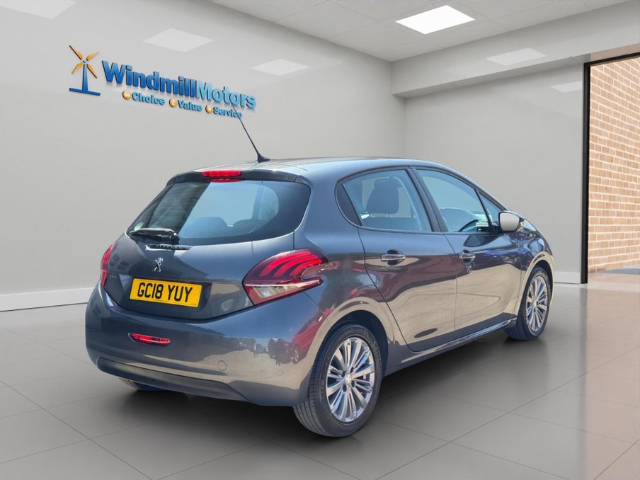 2018 Peugeot 208 — image 8