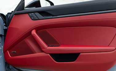 Porsche 911 Targa 4 GTS (992) 21