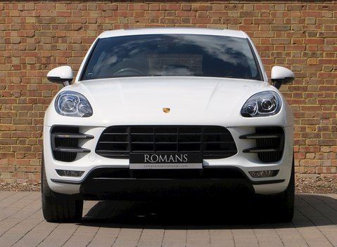 Porsche Macan Turbo 2
