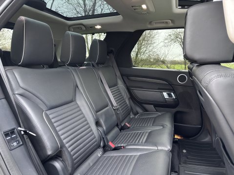 Land Rover Discovery TD6 HSE LUXURY 13