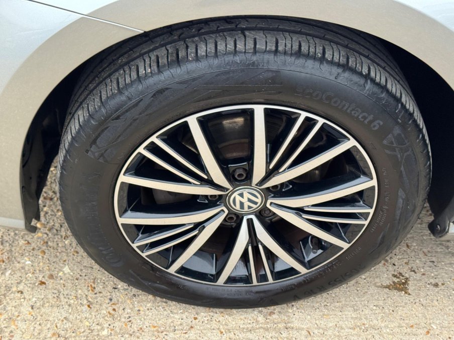 2017 Volkswagen Golf — image 43