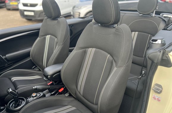 Mini Convertible COOPER S CLASSIC AUTO CONVERTIBLE 36