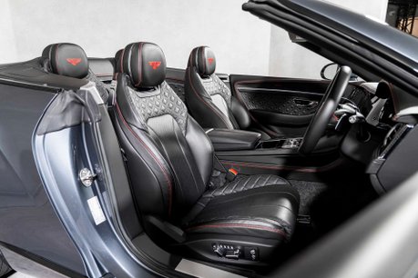 Bentley Continental GTC V8. MULLINER SPEC. DYNAMIC RIDE. ROTATING DISPLAY. CARBON INTERIOR. 24