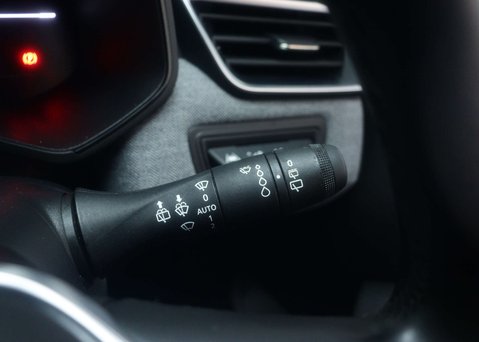 Renault Clio 1.6 Clio Techno E-Tech HEV Auto 5dr 36