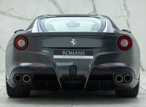 Ferrari F12 Berlinetta 9