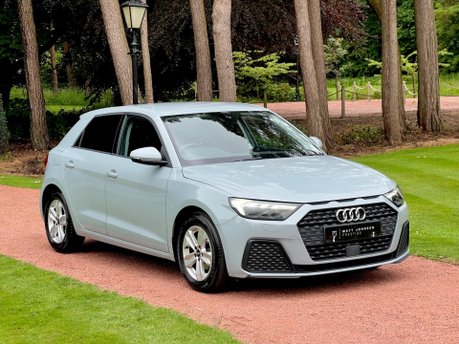 Audi A1 SPORTBACK TFSI TECHNIK 1