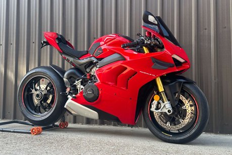 Ducati Panigale V4S Gen 2 22