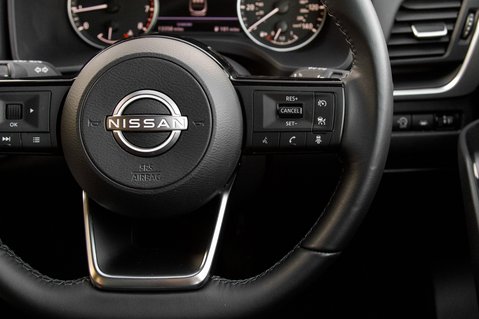 Nissan Qashqai DIG-T ACENTA PREMIUM MHEV 19