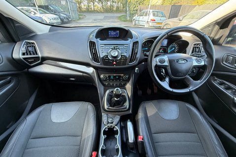 Ford Kuga TITANIUM TDCI 2WD - 10 SERVICES - NEW MOT - NEW DISCS AND PADS ALL ROUND 4
