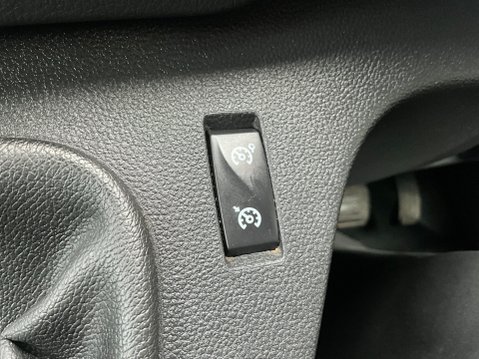 Renault Master ENERGY 35 Business Luton 2dr Diesel Manual FWD LWB Euro 6 (s/s) Tail Lift 20