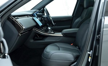Land Rover Range Rover Sport P440e Dynamic SE 14