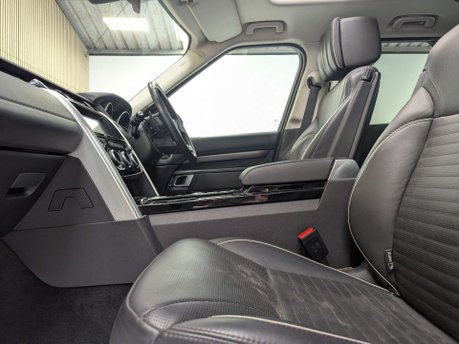 Land Rover Discovery 3.0 Discovery Luxury HSE TD6 Auto 4WD 5dr 35