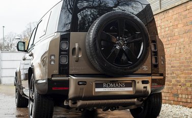 Land Rover Defender 110 X P400 28