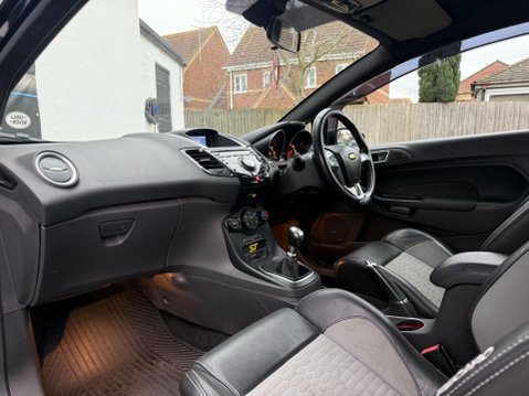 Ford Fiesta 1.6T EcoBoost ST-2 Euro 5 3dr 44
