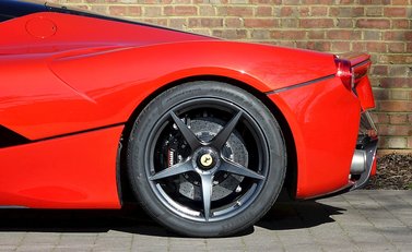 Ferrari LaFerrari 18