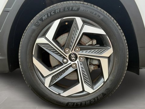 Hyundai TUCSON 1.6 TGDi Plug-in Hybrid Ultimate 5dr 4WD Auto 12