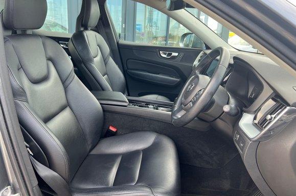 Volvo XC60 D4 MOMENTUM AWD AUTO 18