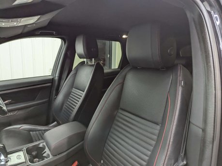 Land Rover Discovery Sport 1.5 Discovery Sport R-Dynamic SE P300e Auto 4WD 5dr 59
