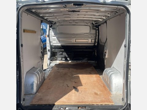 Renault Trafic 1.6 dCi 29 Sport Nav Panel Van 5dr Diesel Manual LWB Standard Roof Euro 6 ( 12