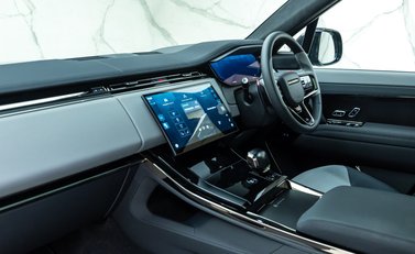 Land Rover Range Rover Sport P635 SV EDITION ONE 23