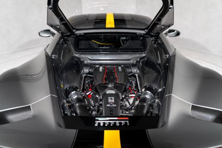 Ferrari 488 Pista WARRANTY. HISTORIC PAINTWORK. CARBON FIBRE INT & EXT. LIFT. CARPLAY. 29