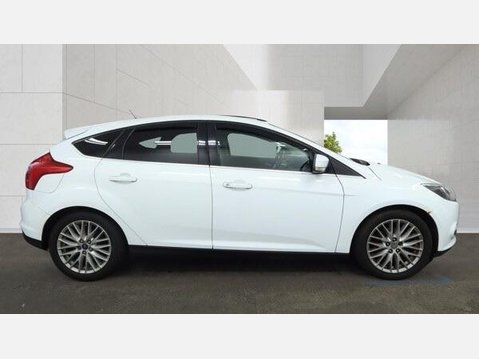 Ford Focus 1.0T EcoBoost Zetec Euro 5 (s/s) 5dr 2