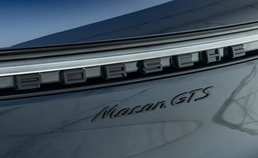 Porsche Macan GTS 32