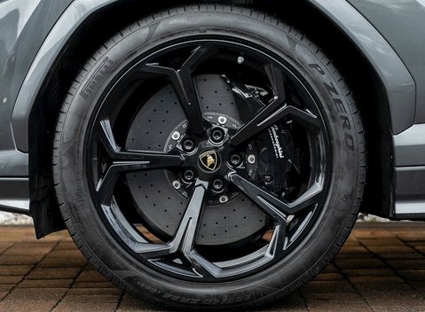 Lamborghini Urus 10