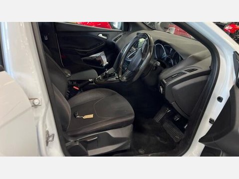Ford Focus 1.0T EcoBoost ST-Line Euro 6 (s/s) 5dr 5