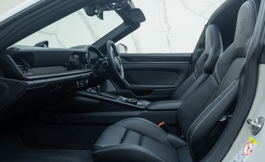 Porsche 911 Targa 4 GTS (992) 20